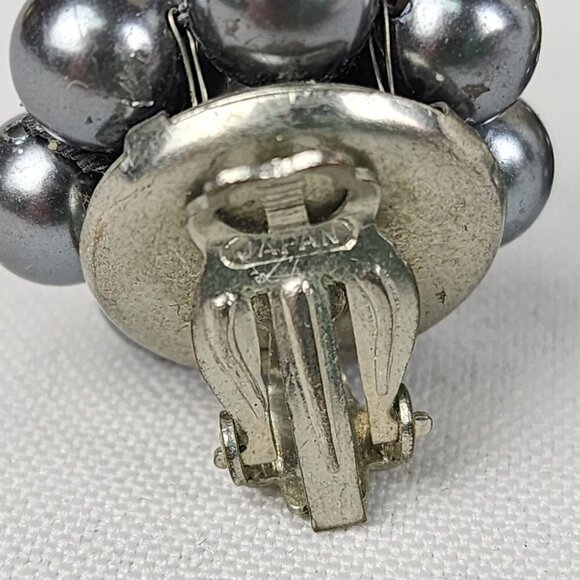 Vintage Japan Grey Beaded Clip On Earrings - Picture 3 of 4